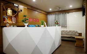 Hotel Madhav Villa Ahmedabad 2*