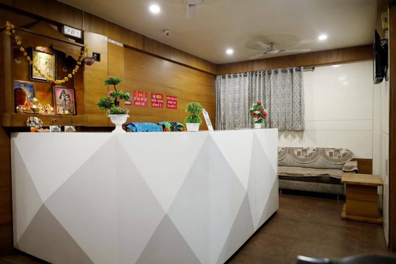 Hotel Madhav Villa Ahmedabad Exterior photo
